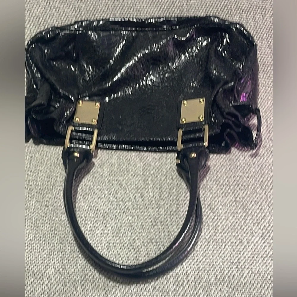Sharif 1827 Couture Black Shoulder Bag with Glossy Finish and Silver Accents - Picture 14 of 16
